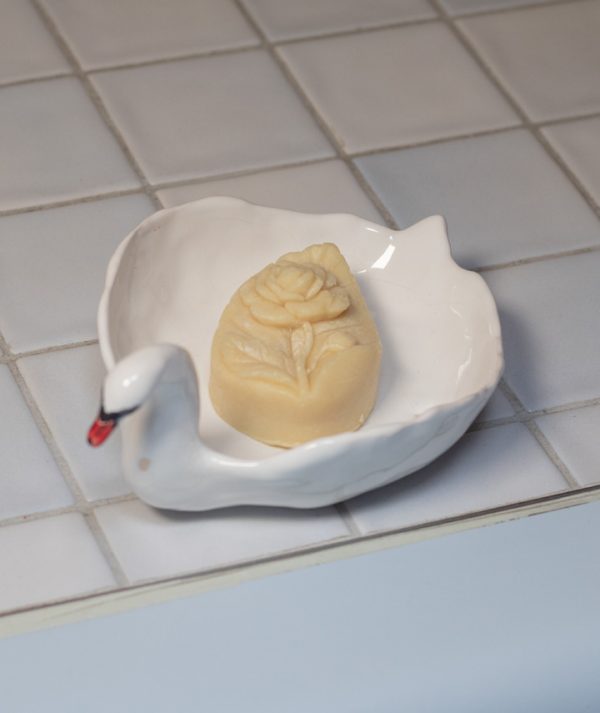 feher-hattyu-a02 feher-hattyu-a02