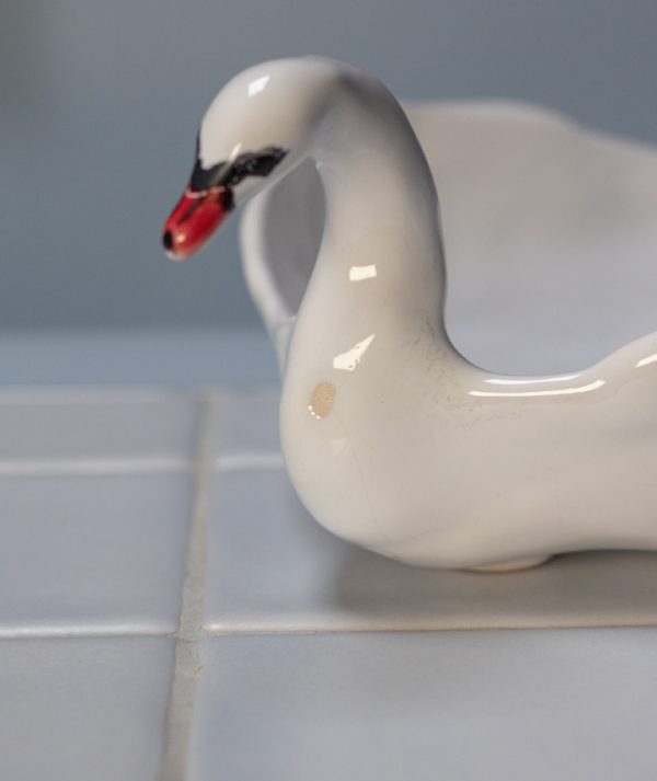 feher-hattyu-a06 feher-hattyu-a06