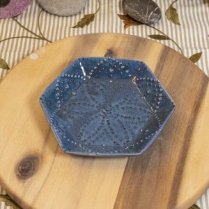 kek-hatszogletes-ekszertarto-a03