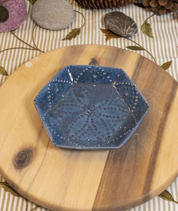 kek-hatszogletes-ekszertarto-a03 kek-hatszogletes-ekszertarto-a03