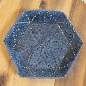 kek-hatszogletes-ekszertarto-a04