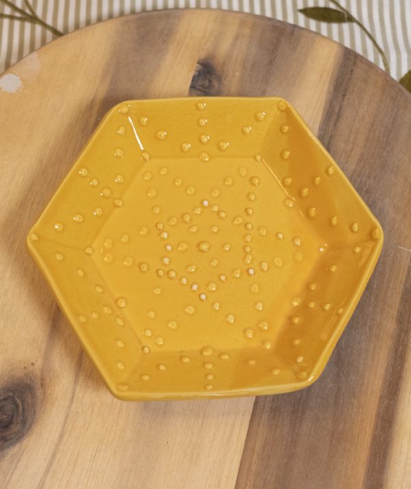 sarga-hatszogletes-ekszertarto-a02 sarga-hatszogletes-ekszertarto-a02