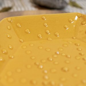 sarga-hatszogletes-ekszertarto-a03