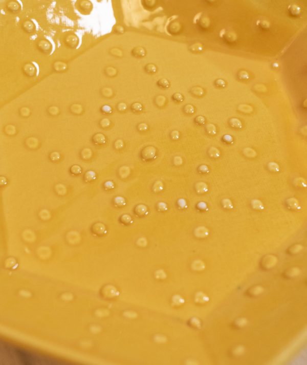 sarga-hatszogletes-ekszertarto-a04 sarga-hatszogletes-ekszertarto-a04